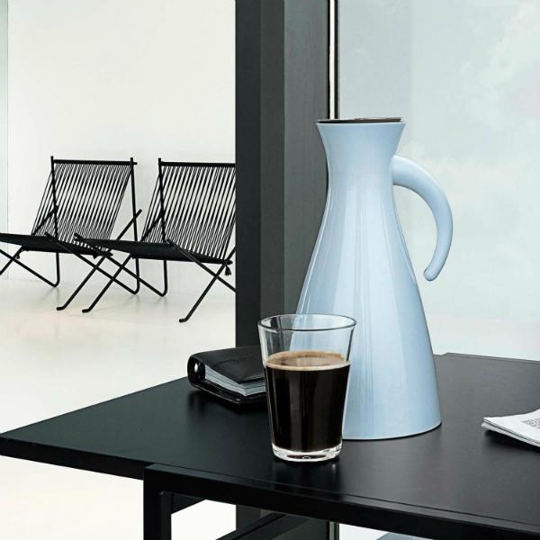 Dänisches Design par excellence 1 Isolierkanne – garantiert standhaft und tropffrei
