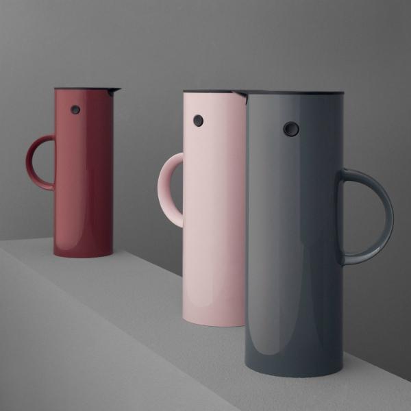 stelton Isolierkanne mit Wippverschluss - Design: Erik Magnussen | Volumen: 1 Liter stelton Isolierkanne Wippverschluss Volumen 1 Liter