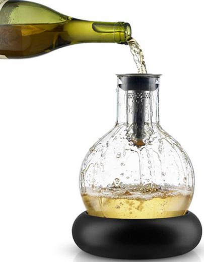 eva-solo-dekantierkaraffe-mit-kuehlelement-tropffrei-glas-mundgeblasen