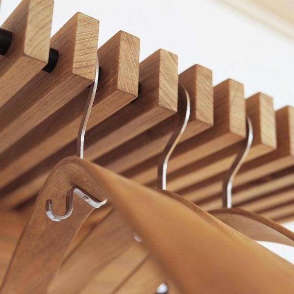 Skagerak Garderobe Cutter: Kleiderbügel können eingehängt werden Skagerak Garderobe Cutter Kleiderbuegel koennen eingehaengt werden