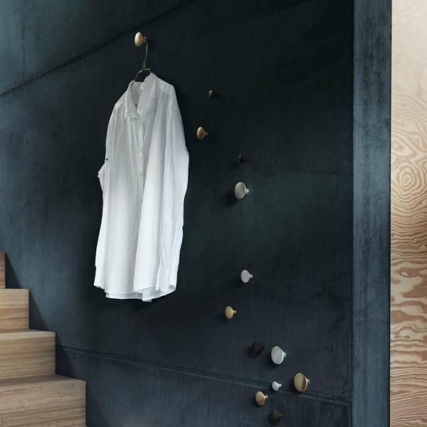 Wandhaken im 5er-Set von Muuto | The Dots Metal Wandhaken im 5er Set von Muuto The Dots Metal