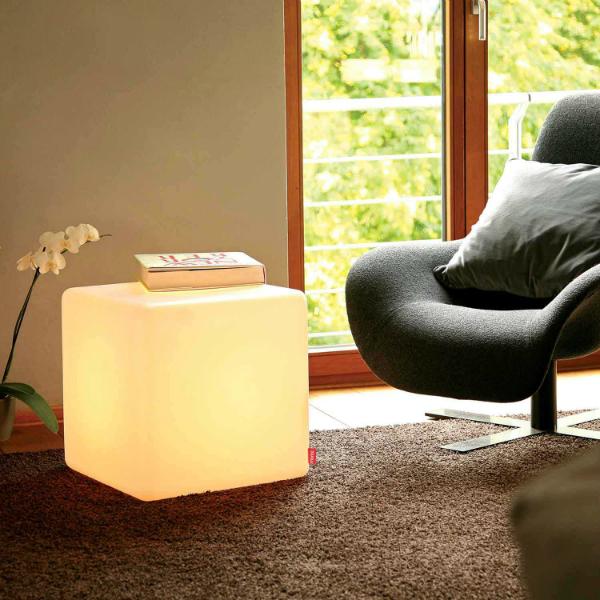 Lichtwürfel, Tisch, Dekorationsobjekt oder indirekter Leuchttisch "Cube" für Indoor | Design: moree cube-indoor-moree