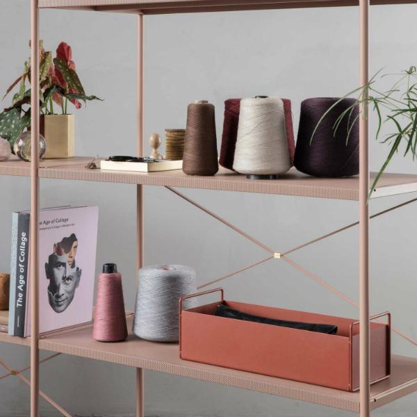 Kleiner Pflanzenbehälter "Plant Box" von ferm Living ferm-living-plant-box-small-ocker