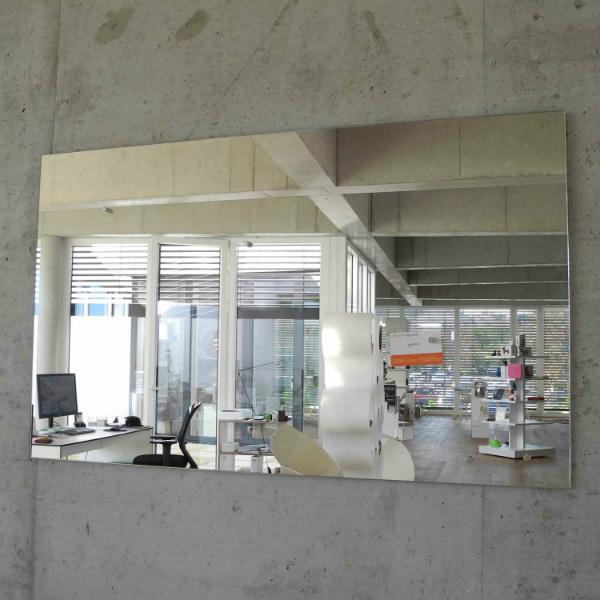 Spiegel Magnettafel von raum-blick | 100x60 cm | Design: Jörg Böhler spiegel-magnettafel-max-100x60-cm