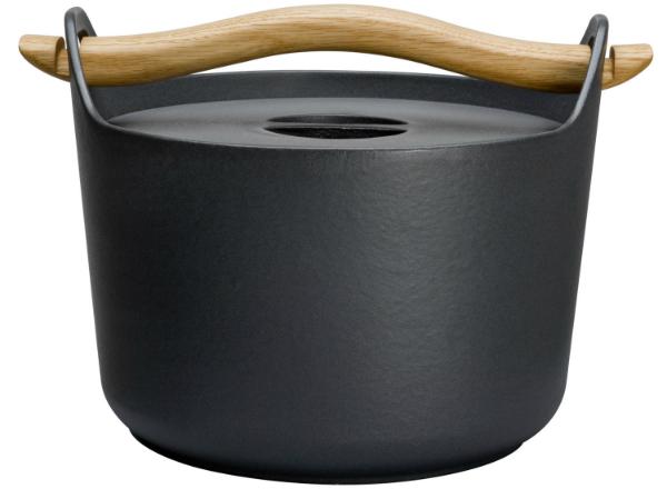 Kochtopf Sarpaneva mit Deckel von iittala | Gusseisen, emailliert | Design: Timo Sarpaneva, 1960 iittala-sarpaneva-kochtopf