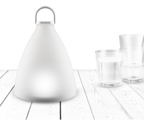 eva solo: SunLight Bell | Lampe, klein | Solarleuchte mit Leuchtdauer bis zu 20 Stunden | Design: Claus Jensen und Henrik Holbæk eva-solo-sunlight-bell-lampe