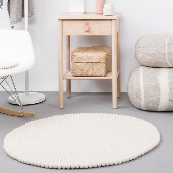 myfelt – Filzkugelteppich Linéa rund | aus 100% Naturprodukten | Design: myfelt myfelt-linea-filzkugelteppich-rund