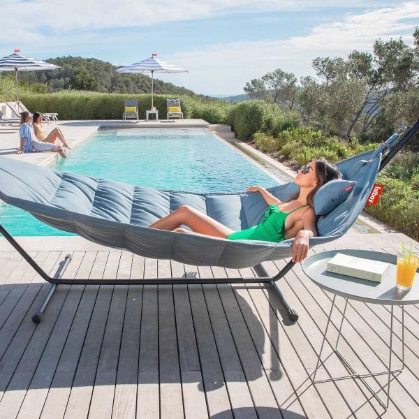 Fatboy Hängematte Sunbrella & Kissen Poolbereich gestalten