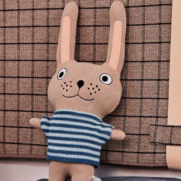 OYOY - Baby Felix Hase | Strick-Kuscheltier | Design: OYOY oyoy-baby-felix-hase-kuscheltier