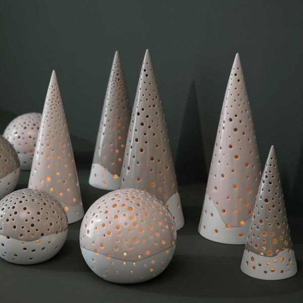 Kähler Nobili Teelichthalter | Kegel Teelicht-Deko | Design: Mette Bache & Barbara Bendix Becker kaehler-design-nobili-teelichthalter-skandinavischer-weihnachtsschmuck