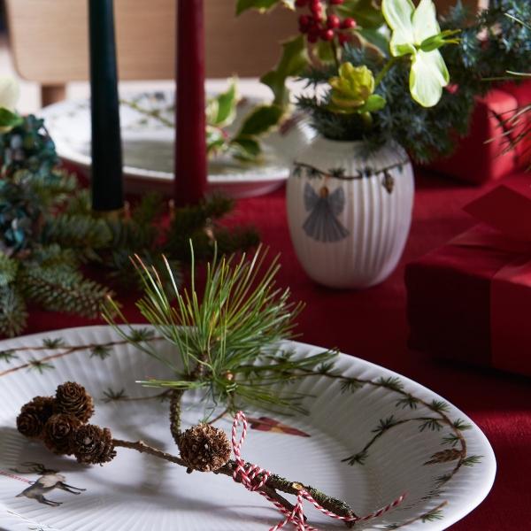 Kähler – Vase Hammershøi mit weihnachtlichem Motiv | Design: Rikke Jacobsen kaehler-hammershoei-weihnachtsvase-kay-bojesen-georg-jensen-weihnachten
