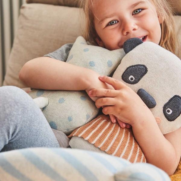 OYOY – Panda Stofftier mit Geburtsurkunde | Design: OYOY oyoy-pandabaer-kuscheltier