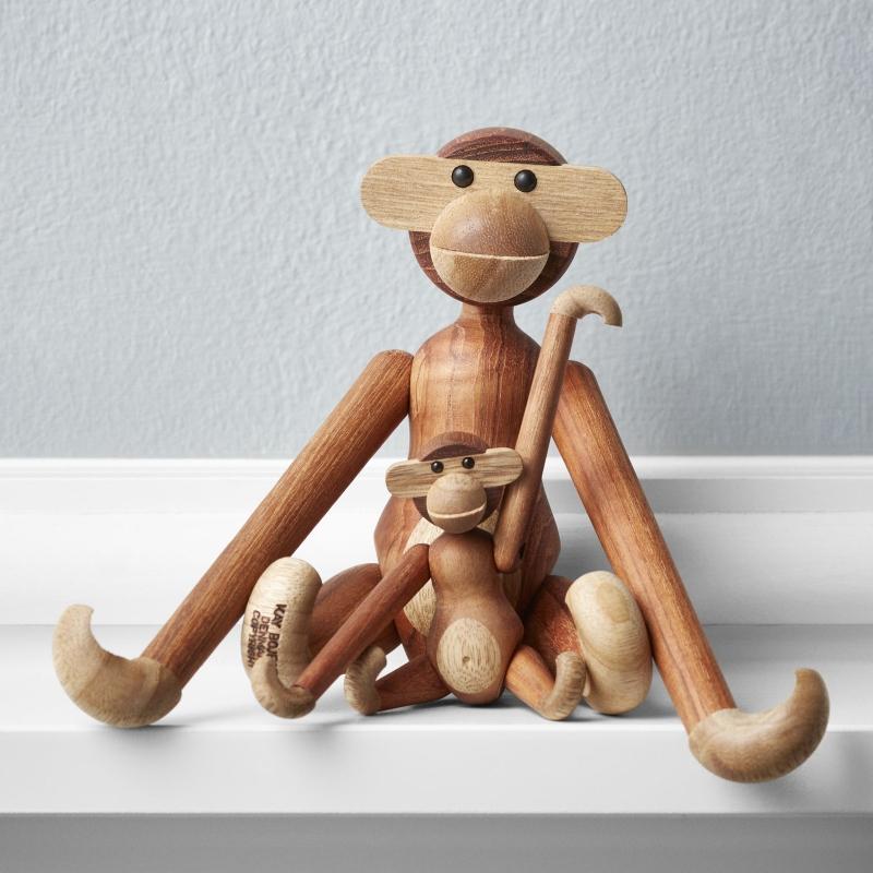 Kay Bojesen Affe | Holz-Figur: groß / klein | Design: Kay Bojesen, 1951 kay-bojesen-affe-schoene-kinderdeko