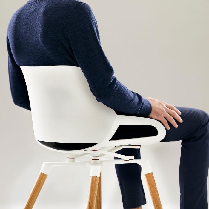 Aeris – Numo Stuhl | Gestell: Holzbeine | Design: Andreas Ostwald aeris-numo