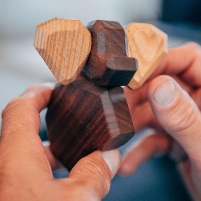 Holzmagnetfigur Kleiner Elefant | mit Hilfe von Magneten zusammensetzbare Holzelefant | Design: FableWood kleiner-elefant