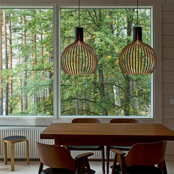 Der Lampenschirm, bestehend aus einzelnen Holz-Lamellen, zieht in jedem Fall alle Blicke auf sich secto-design-octo-pendelleuchte-klein_72162