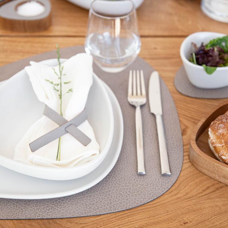 LIND DNA – TABLE MAT Curve Hippo | Tischset in einer organischen Form lind-dna-table-mat-curve-hippo