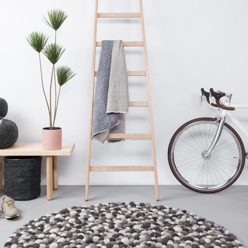 myfelt – Filzkugelteppich Hardy rund | aus 100% Naturprodukten myfelt-hardy-filzkugelteppich-rund