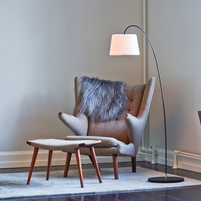 Le Klint Snowdrop Stehleuchte | Design: Harrit-Sørensen + Samson le-klint-snowdrop-stehleuchte