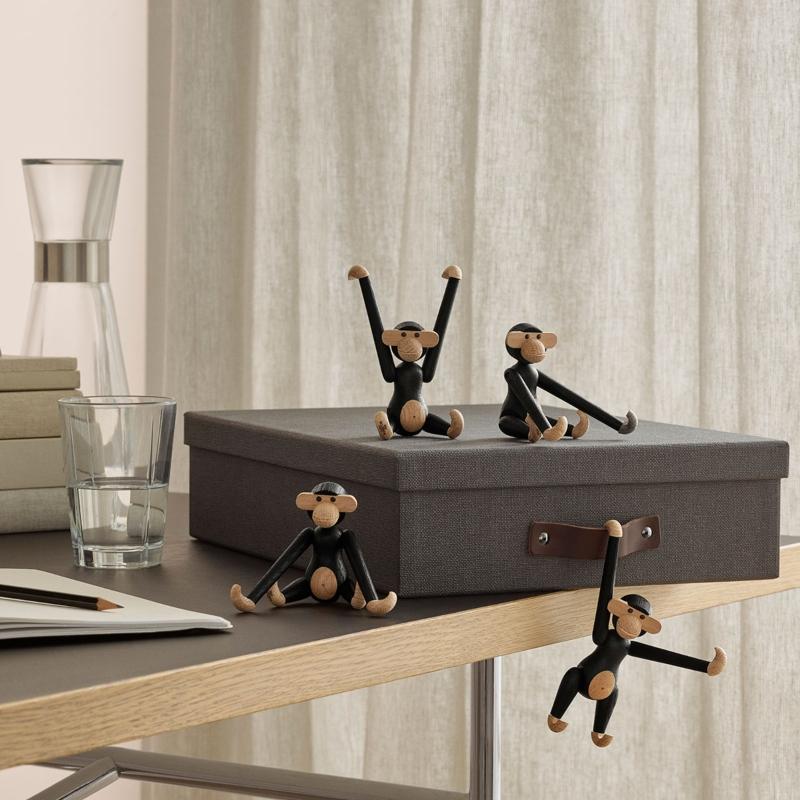 Kay Bojesen Affe | Holz-Figur: groß / klein | Design: Kay Bojesen, 1951 kay-bojesen-affe-skandinavische-designer