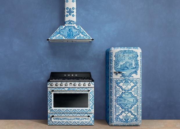 Bei zwei so designaffinen Marken wie SMEG und Dolce & Gabbana ist eine Zusammenarbeit fast unausweichlich SMEG & Dolce & Gabbana