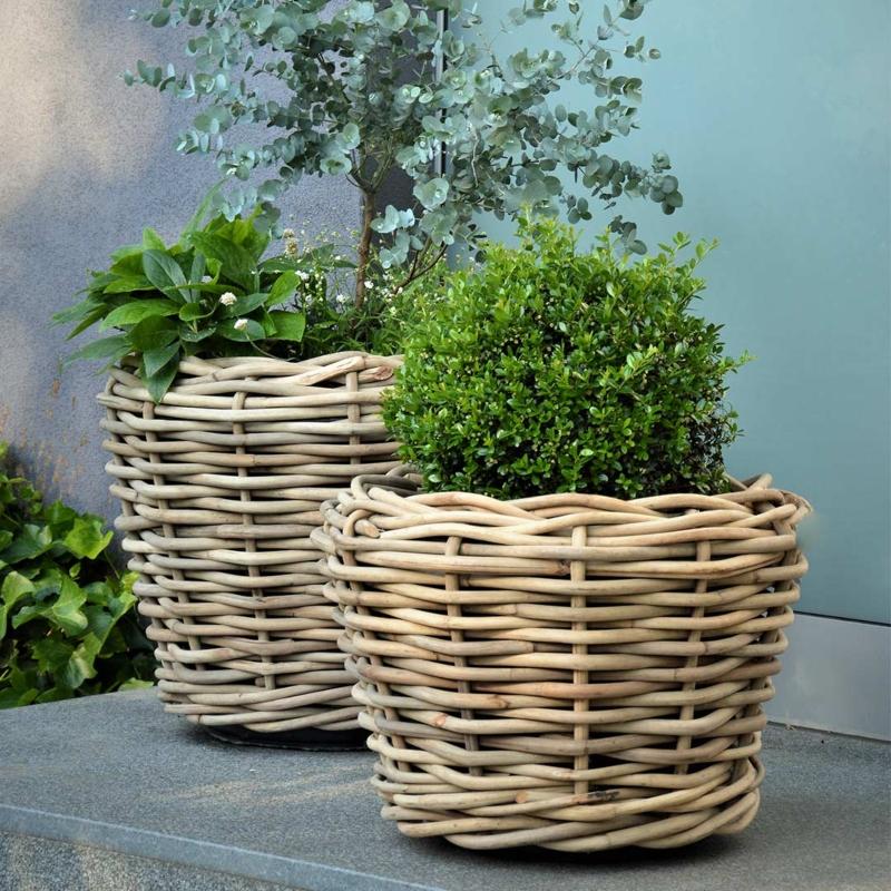 Jan Kurtz – Palau Pflanzkorb | Pflanzkübel aus Rattan | Design: Jan Kurtz jan-kurtz-palau-pflanzkorb