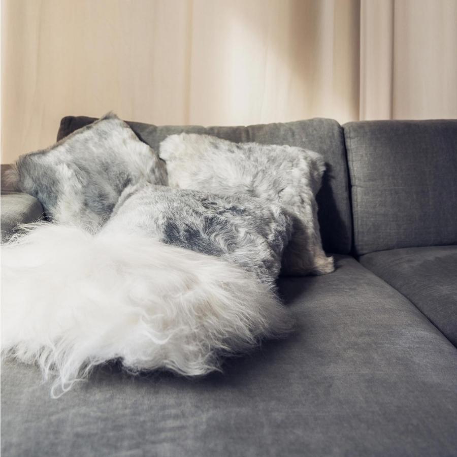 Cuero – Lambskin Pillow Kissen | flauschiger Kissenbezug | Design: Cuero cuero-lambskin-pillow-kissen