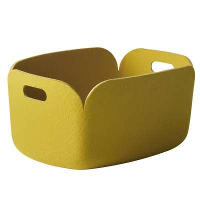 Regal dekorieren – mit kreativen Ideen und effizienten Tipps 2 Muuto Restore aus recycelten PET-Flaschen hilft beim Ordnung Schaffen und Regal Dekorieren.
