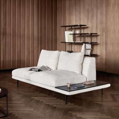 Der Modern Living-Trend geht mit einem weißen Sofa wie dem Surface von Wendelbo ganz easy.