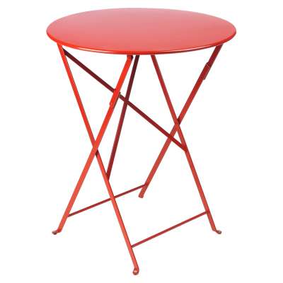 Legendär, praktisch, farbenfroh wie der Frühling: der Bistortisch von Fermob.