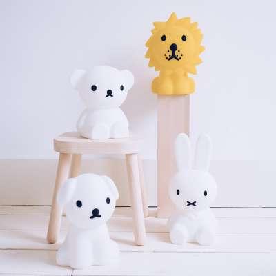 Kinderzimmerlampe Miffy: Dieser Hase hat das ganze Jahr Saison 4 mr maria miffy first light boris