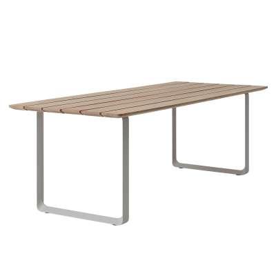 Muuto 70/70: ein unaufdringlicher und robuster Gartentisch.