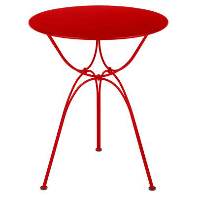 Der knallrote Airloop Tisch ist ein echter Hingucker.
