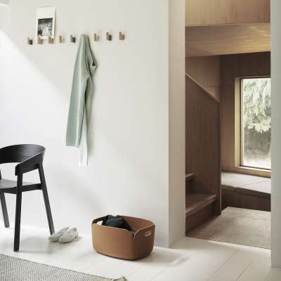 Cafécore Interieur Trend: Nicht nur für Kaffee-Fans! 1 Typisch Cafécore Interieur Trend: Naturmaterialien und Braun in allen Schattierungen. Am besten gleich schon im Flur.