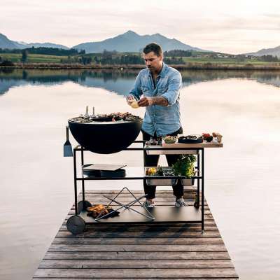 Japanisch Grillen: Fleisch, Fisch & Co. mal anders 7 Die mobile Fire Kirschen von Höfats ist perfekt fürs japanisch Grillen.
