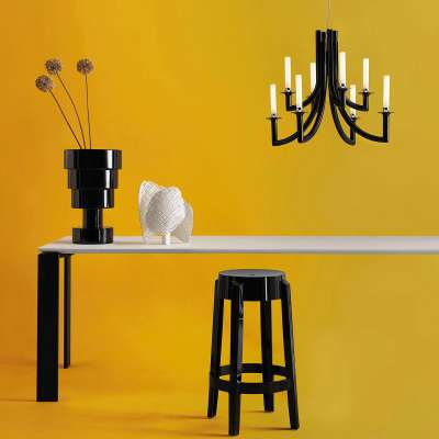 Italian Style – Wohnen mit Riviera-Chic 20 MIt Khan von Kartell ist der Kronleuchter im Jetzt angekommen. Danke Philippe Starck für diese Design-Leistung!