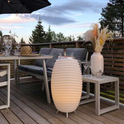 Kooduu Synergy: Viel mehr als eine Lampe! 1 Kooduu Synergy sorgt als Getränkekühler für die perfekte Temperieren.