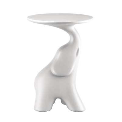 Italian Style – Wohnen mit Riviera-Chic 17 Ein Elefant als Tischchen. Das kann nur einem Italiener einfallen. Schöner als Stefano Giovannoni kann man den Italian Style nicht interpretieren.l