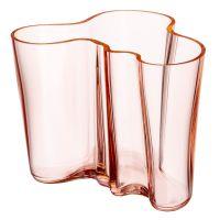 Pastellfarben: zart, lässig und erfrischend anders 10 Kulitikone in Pastell: die Vase des Finnen Alvar Alto. Hier in Lachsrosa.
