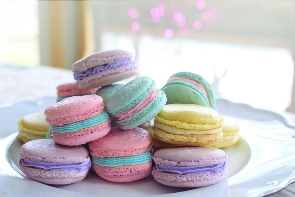 Pastellfarben: zart, lässig und erfrischend anders 1 Pastellfarben verzaubern, nicht nur bei Macarons. Auch beim Einrichten schaffen sie kleine Kunstwerke.