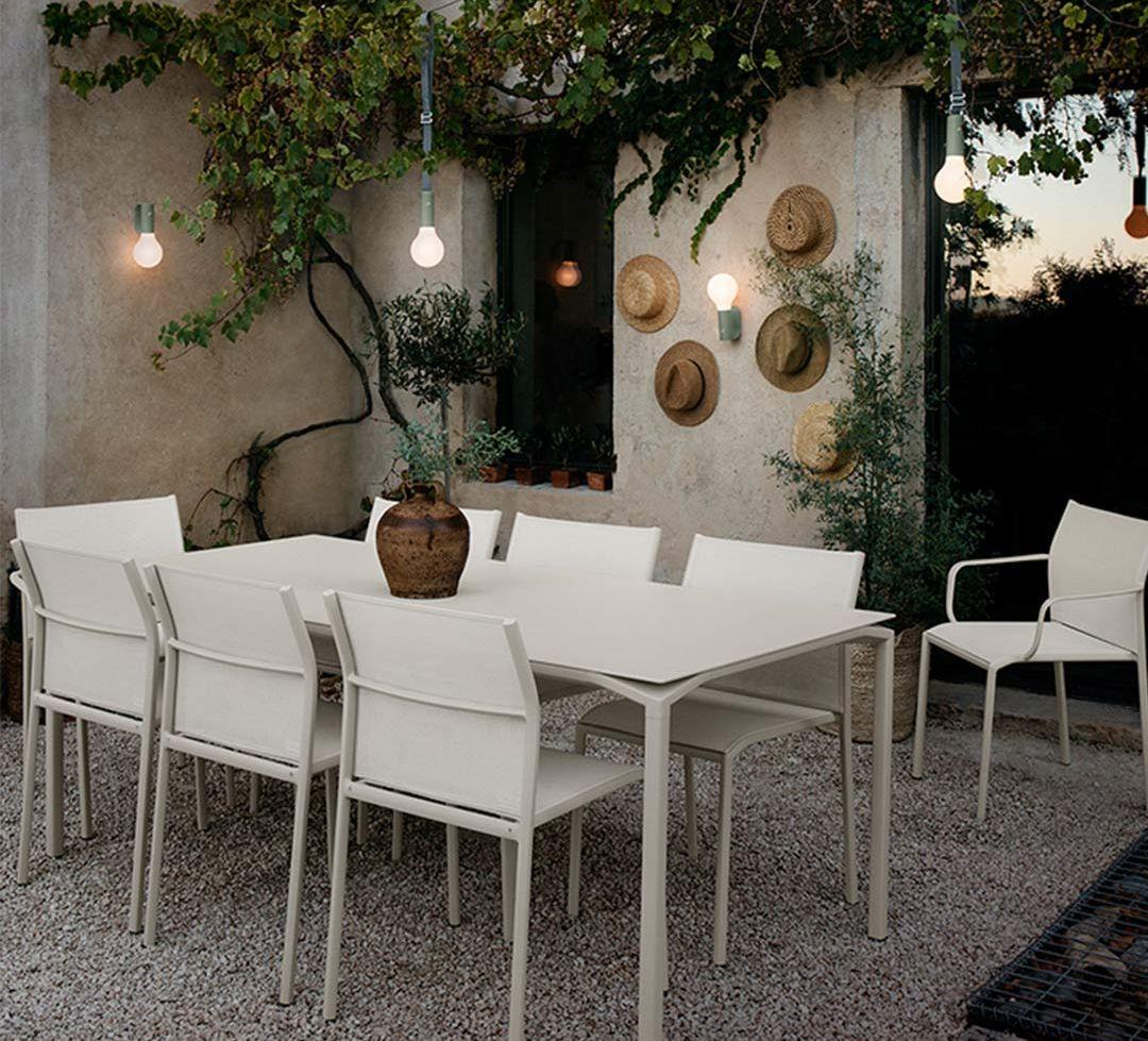 Fermob – Aplo LED Leuchte, variabel einsetzbar | Design: Tristan Lohner Fermob – Aplo LED Leuchte, variabel einsetzbar | Design: Tristan Lohner