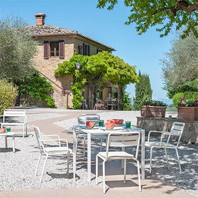 Italian Style – Wohnen mit Riviera-Chic 6 Emu Star Outdoorstuhl links