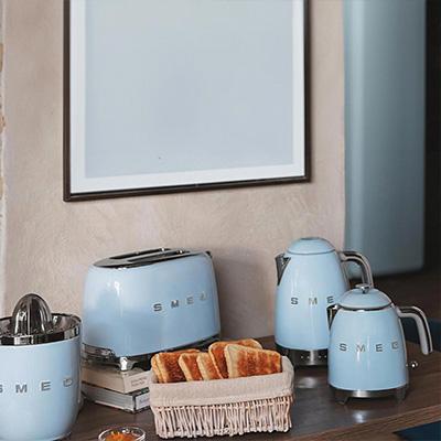 Italian Style – Wohnen mit Riviera-Chic 8 SMEG Wasserkocher Toaster Mitte