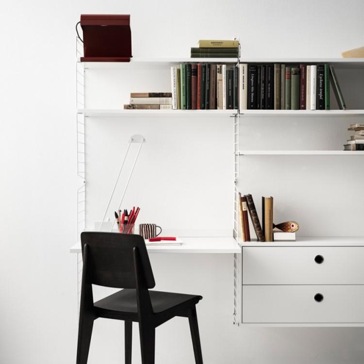 Kleines Arbeitszimmer einrichten: wenig Fläche optimal nutzen 2 STRING FURNITURE Regalsysteme bieten genügend Flexibilität für kleine und große Räume.