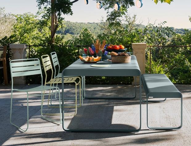 Fermob – Bellevie Gartentisch aus Metall | Design: Pagnon & Pelhaître Fermob – Bellevie Gartentisch aus Metall | Design: Pagnon & Pelhaître