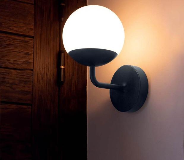Fermob – Mooon! Wandleuchte, verkabelte LED-Wandleuchte | Design: Tristan Lohner Fermob – Mooon! Wandleuchte, verkabelte LED-Wandleuchte | Design: Tristan Lohner - Ideen für kahle Wände