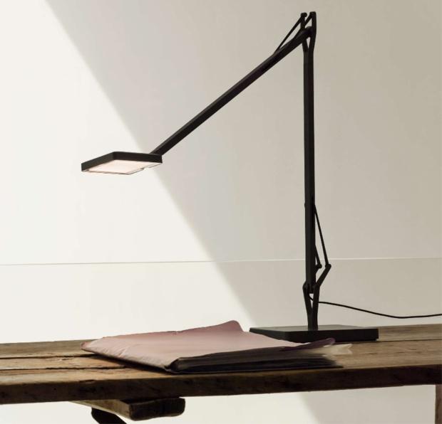 Flos – Kelvin Edge Base Schreibtischlampe stilvoll & edel | Design: Antonio Citterio, 2015 Flos – Kelvin Edge Base Schreibtischlampe stilvoll & edel | Design: Antonio Citterio, 2015