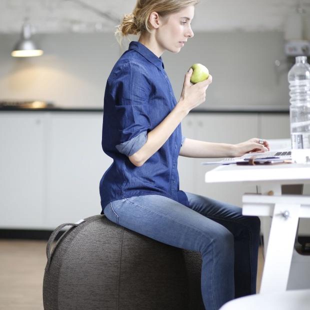 VLUV - Sitzball STOV Stilvoll und ergonomisches Sitzmöbel aus robustem, dichten Polyesterstoff VLUV - Sitzball STOV Stilvoll und ergonomisches Sitzmöbel aus robustem, dichten Polyesterstoff - Ergonomie am Arbeitsplatz