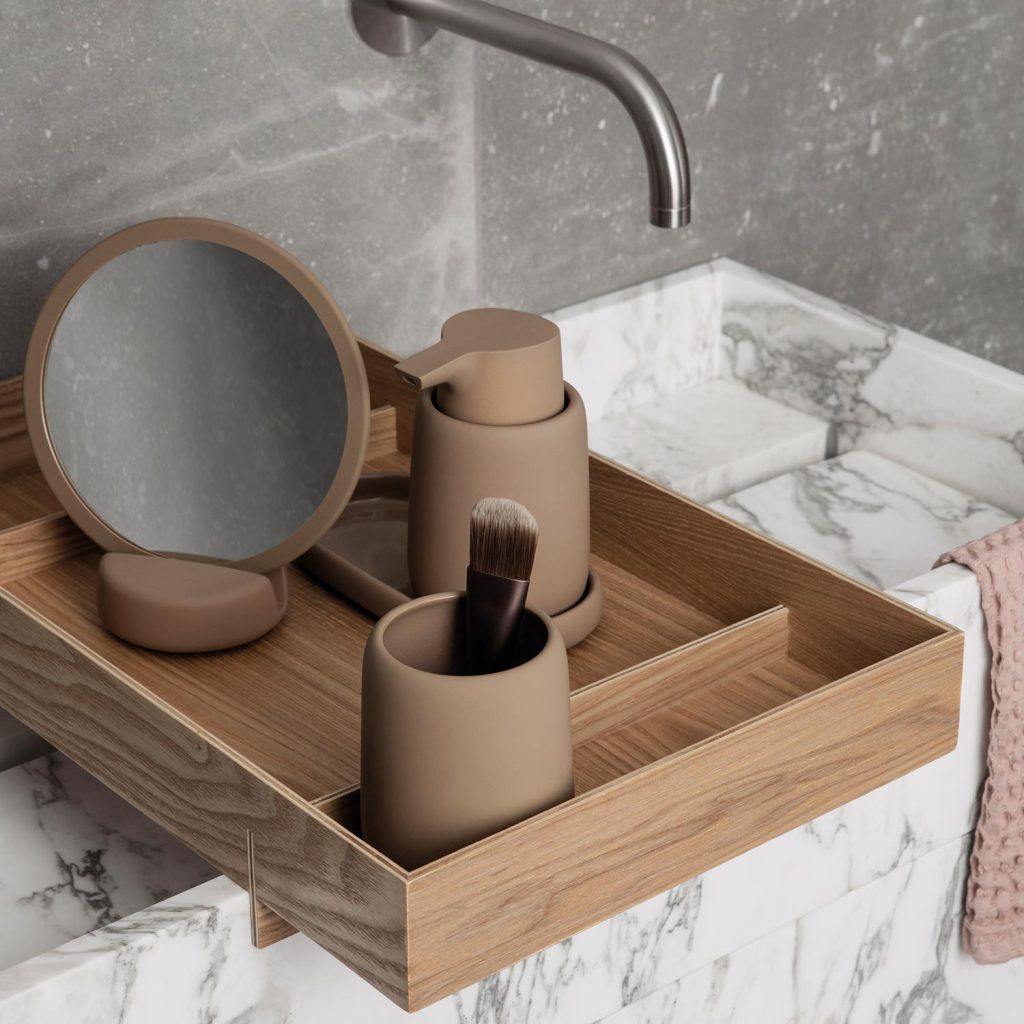 Die blomus SONO-Serie überzeugt mit modernem Design und angenehmer Haptik.