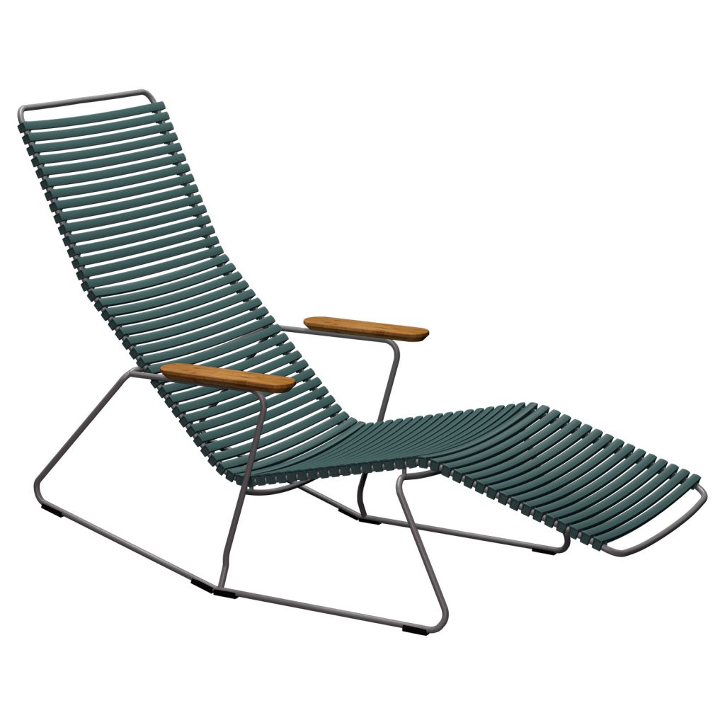 Design Gartenmöbel: Farbenfrohe Akzente für den Frühling 19 Im filigranen Houe Sunrocker Liegestuhl lässt sich die Sonne genießen. Und wenn Sie ihr Gewicht verlagern, verändert sich auch die Position.